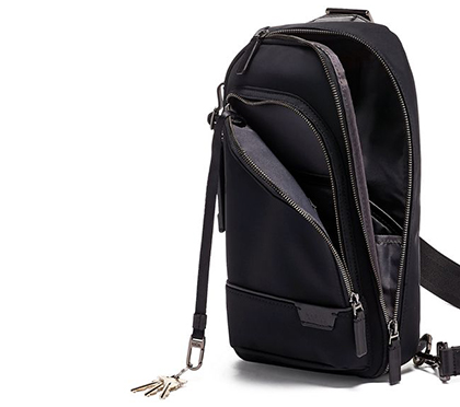 GREGORY SLING Black - USP1 | Tumi Thailand