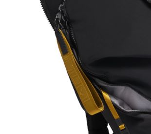 FINCH BACKPACK BLACK - USP3 | Tumi Thailand