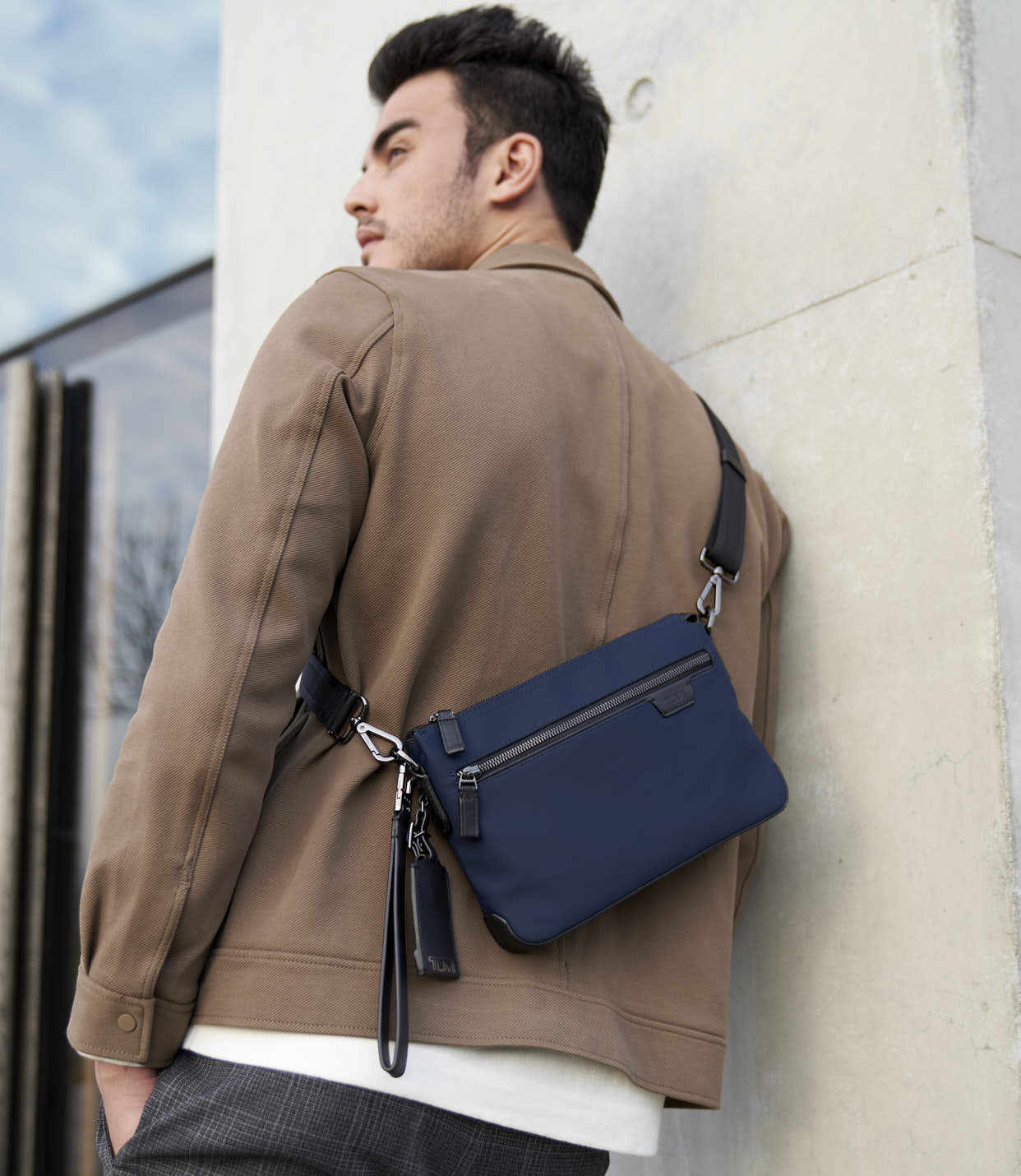 SHERMAN CROSSBODY NAVY - lifestyle | Tumi Thailand