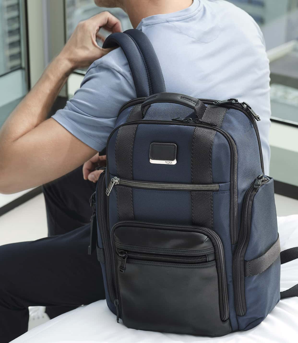 SHEPPARD DELUXE BFPK Blue - lifestyle | Tumi Thailand