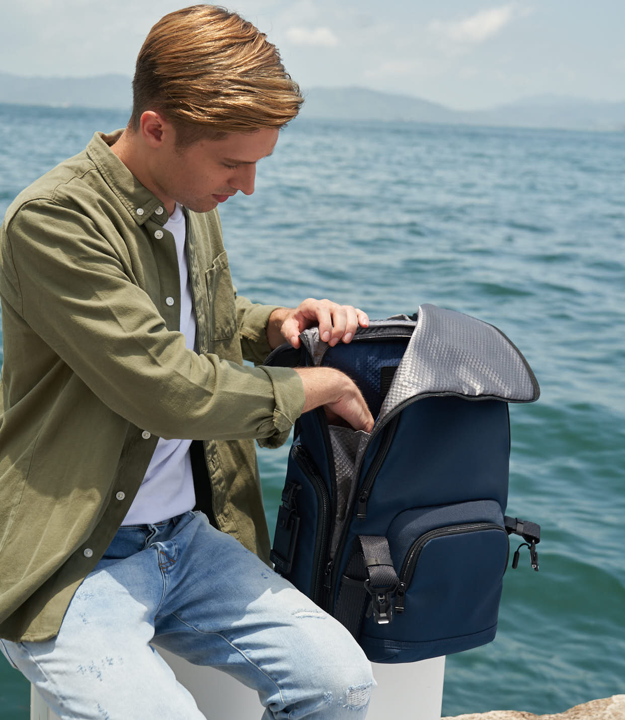 LARK BACKPACK NAVY - lifestyle | Tumi Thailand