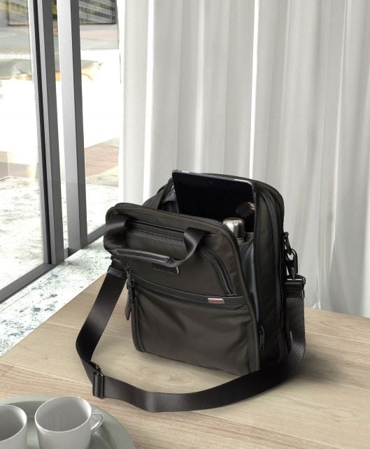 alpha 3 medium travel tote