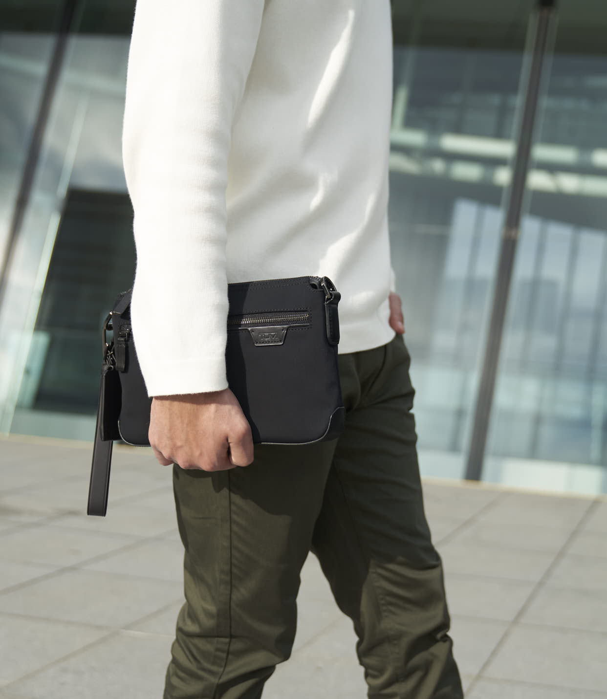 SHERMAN CROSSBODY BLACK - lifestyle | Tumi Thailand