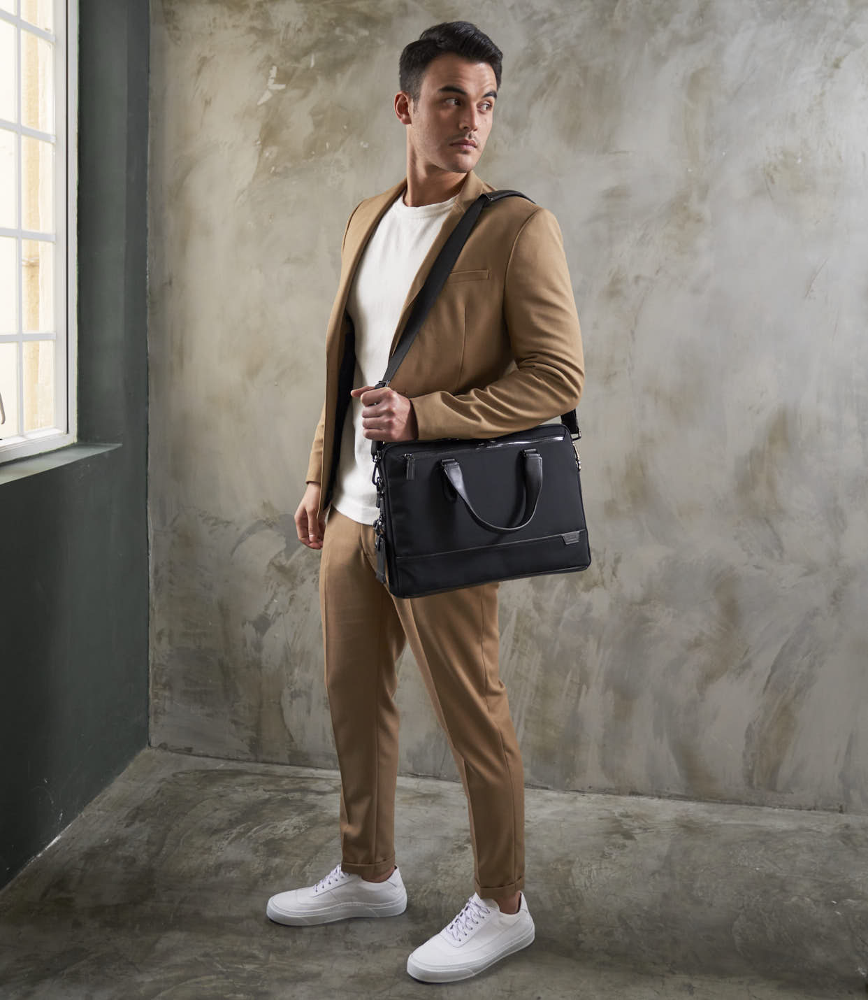 SYCAMORE SLIM BRIEF BLACK - lifestyle | Tumi Thailand