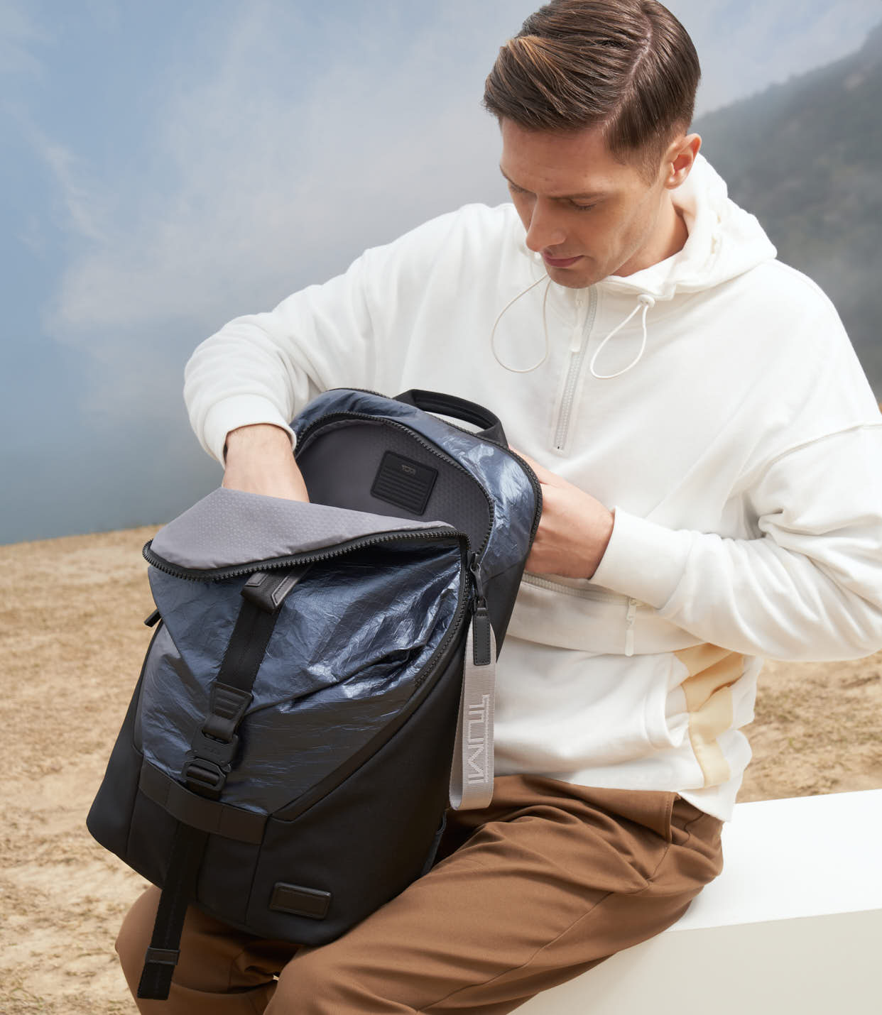 FINCH BACKPACK NAVY - lifestyle | Tumi Thailand