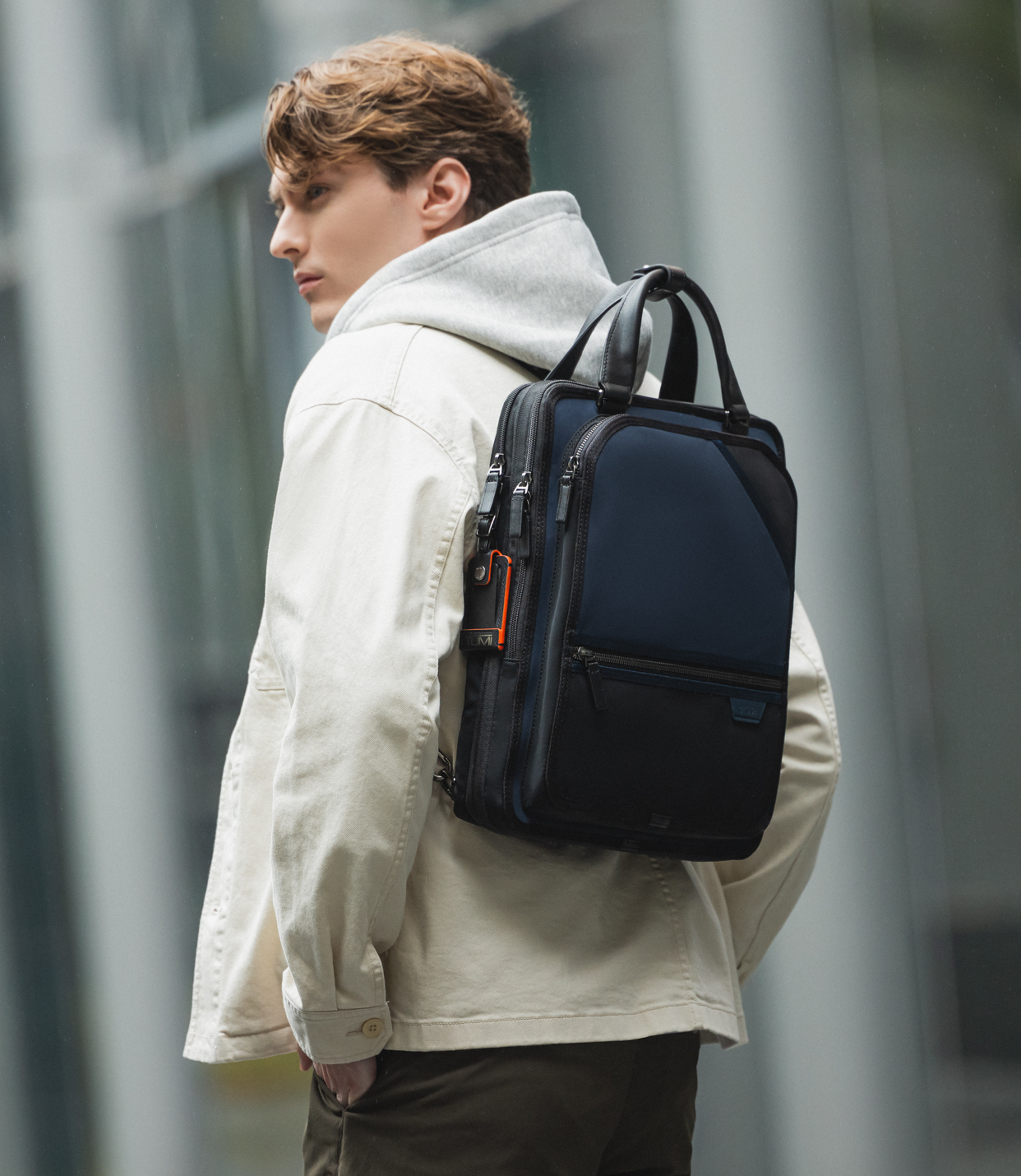 Stone Backpack Tote Midnight Navy - lifestyle | Tumi Thailand