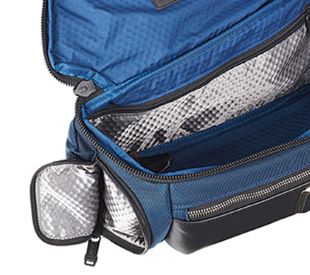 KELLEY SLING Black - USP3 | Tumi Thailand