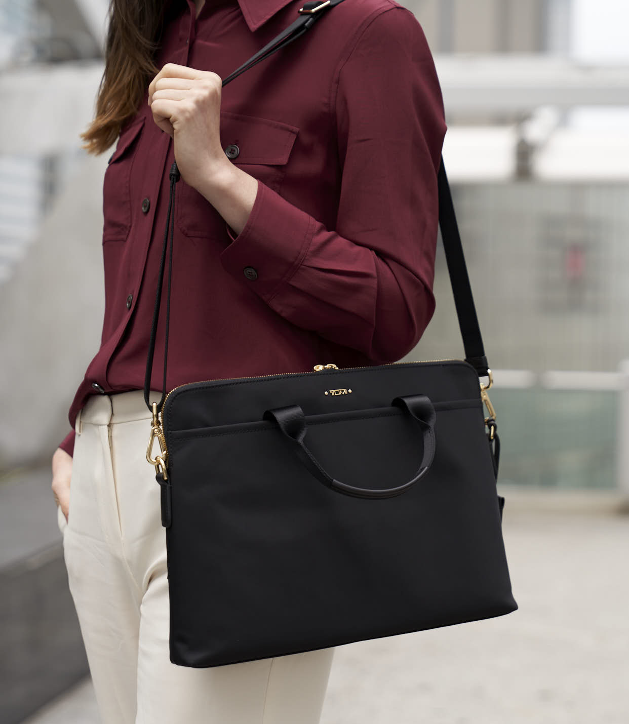 JOANNE LAPTOP CARRIER BLACK - lifestyle | Tumi Thailand
