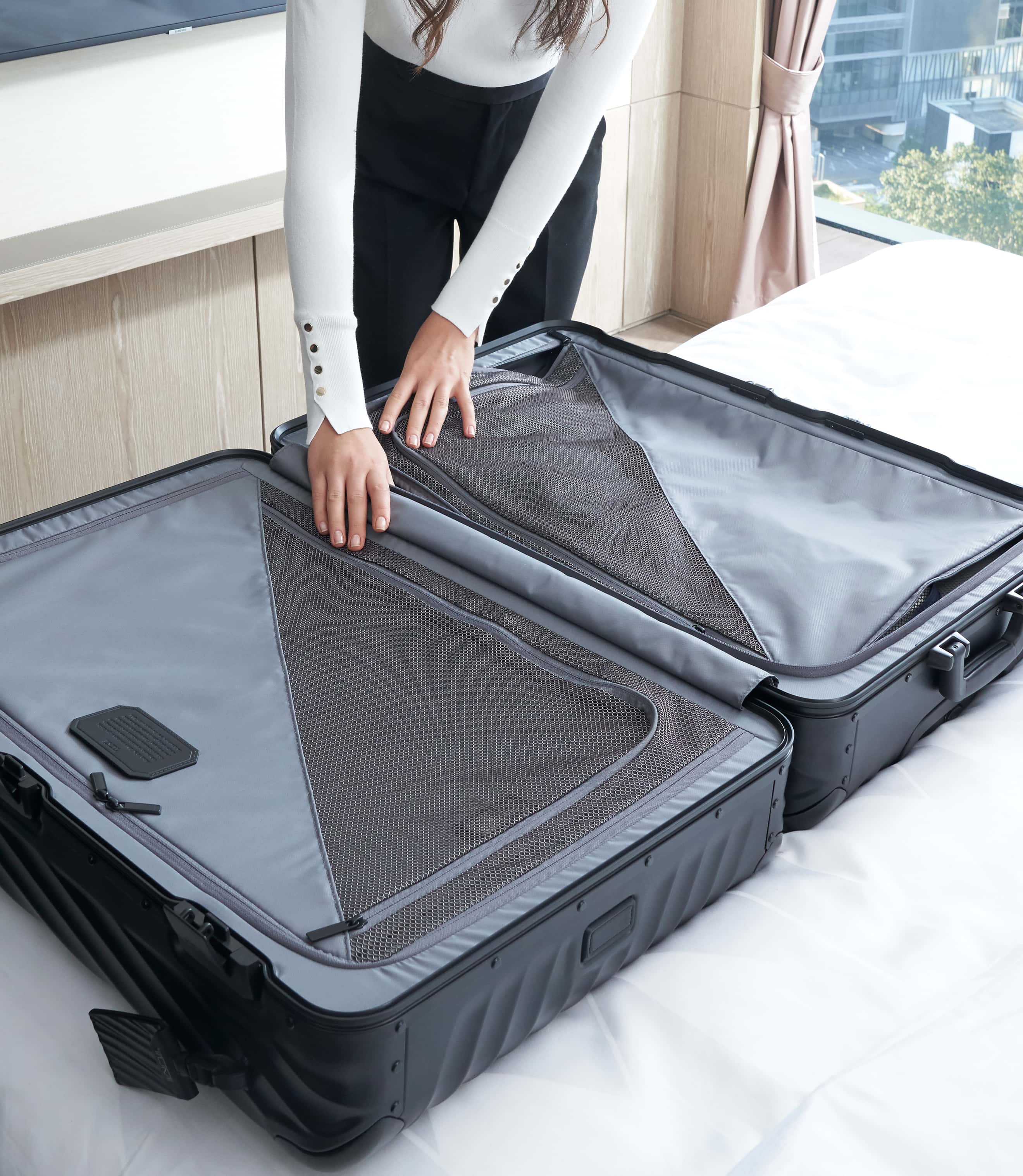 กระเป๋าเดินทางขนาดใหญ่ Extended Trip Packing SILVER - lifestyle | Tumi Thailand