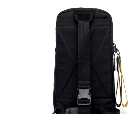 SKY SLING Black - USP2 | Tumi Thailand