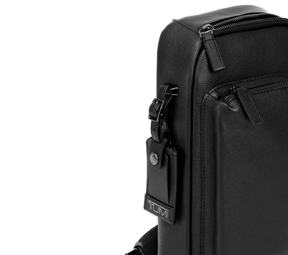 GREGORY SLING Black - USP2 | Tumi Thailand