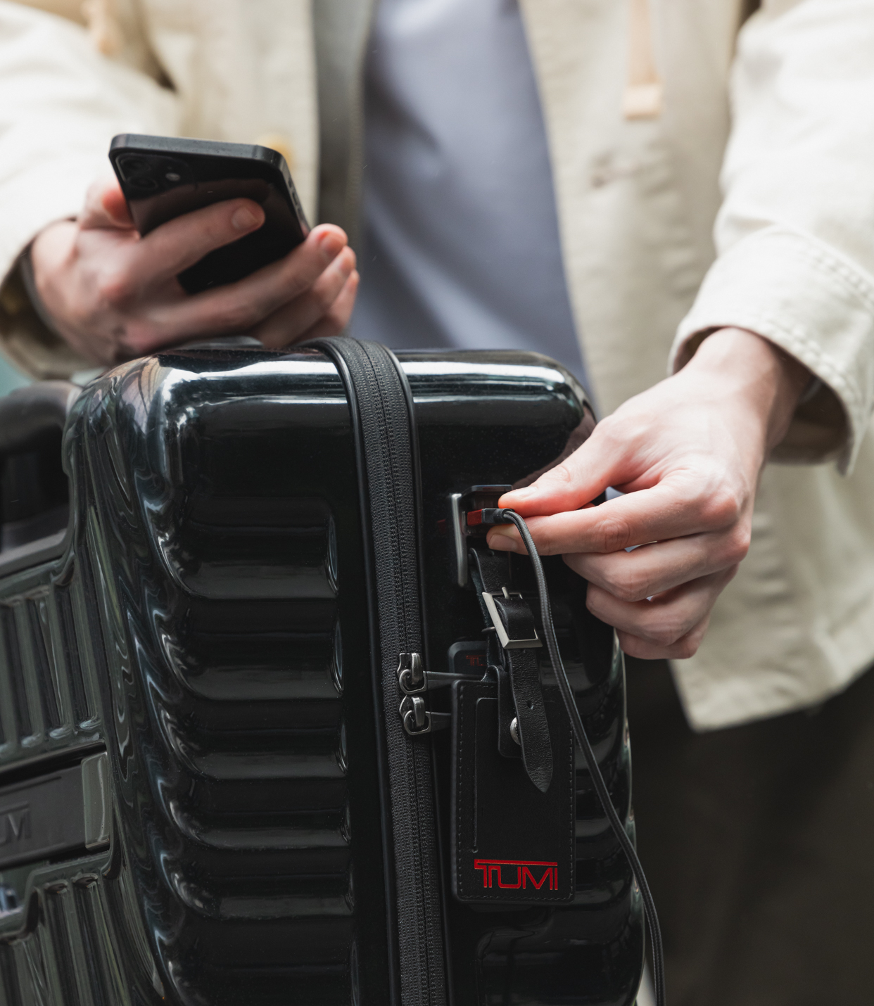 SM COMPACT 4 WHL BRIEF BLACK - lifestyle | Tumi Thailand