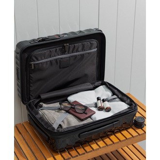กระเป๋าเดินทางขนาดใหญ่ Short Trip Expandable 4 Wheeled Packing Case BLACK - medium | Tumi Thailand