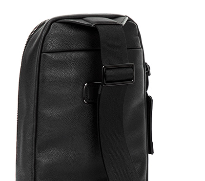 GREGORY SLING Black - USP3 | Tumi Thailand