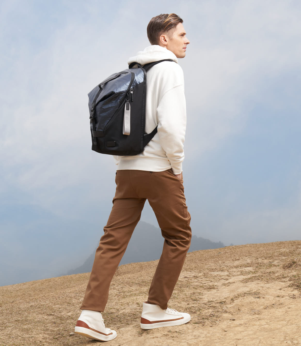 FINCH BACKPACK NAVY - lifestyle | Tumi Thailand