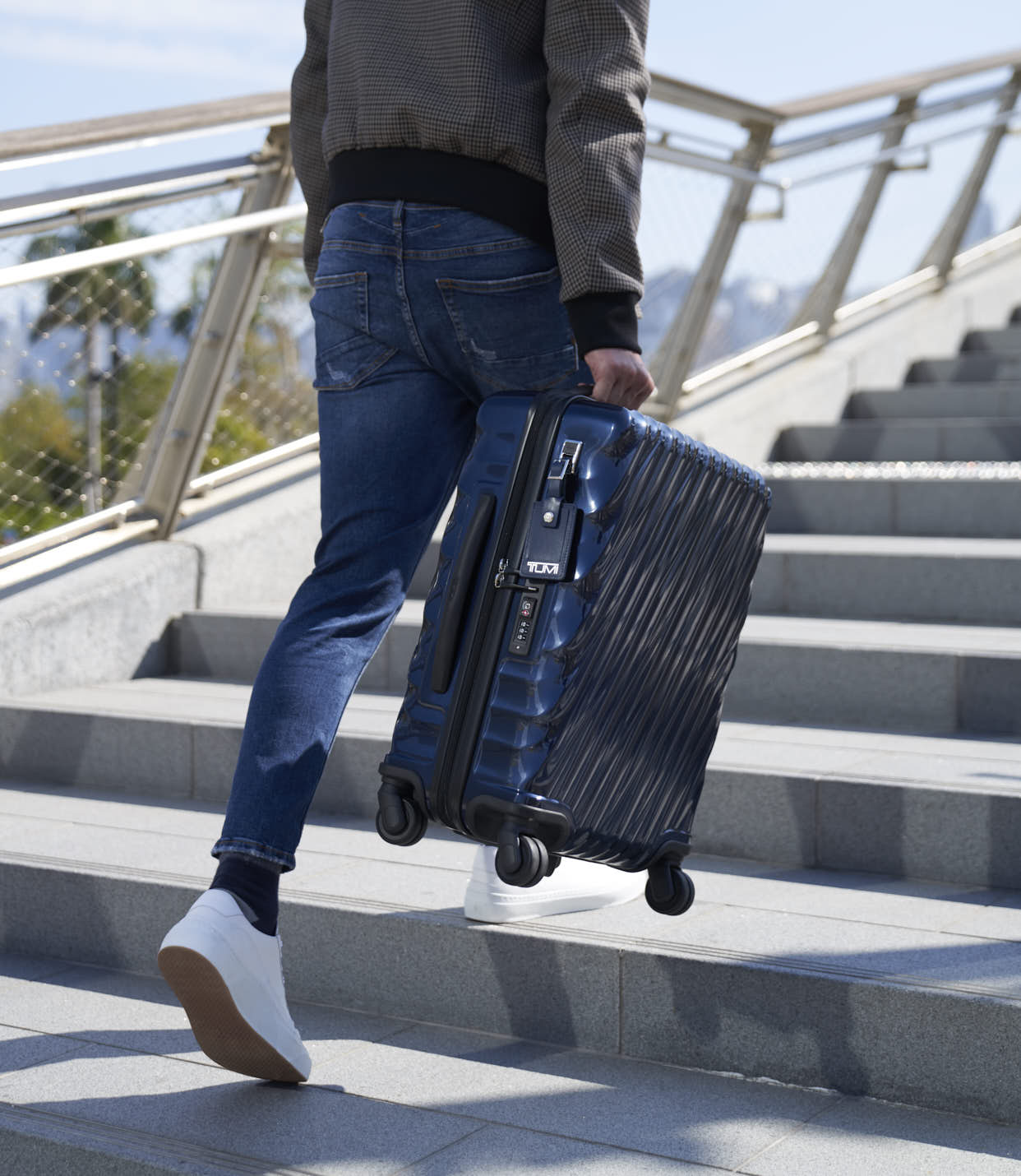 INTL EXP CARRY-ON NAVY - lifestyle | Tumi Thailand