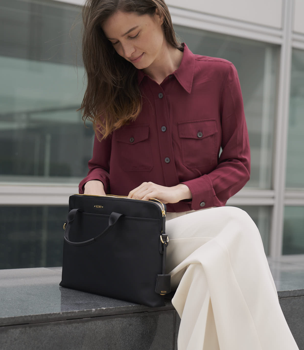 JOANNE LAPTOP CARRIER BLACK - lifestyle | Tumi Thailand