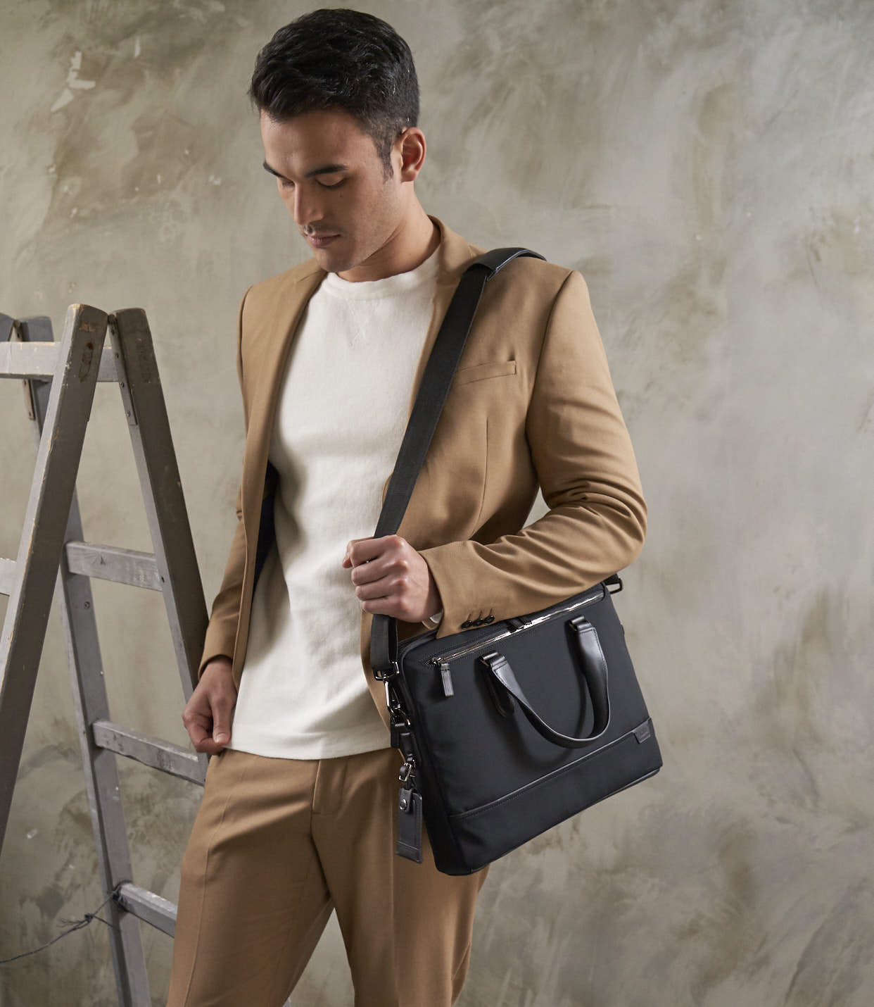 SYCAMORE SLIM BRIEF BLACK - lifestyle | Tumi Thailand