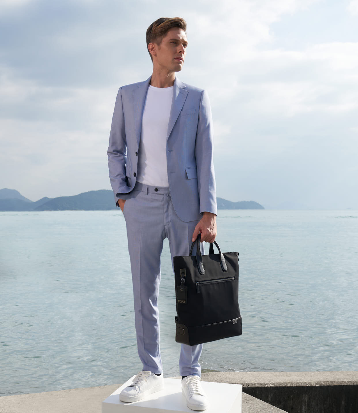 PARKER TOTE BACKPACK Black - lifestyle | Tumi Thailand