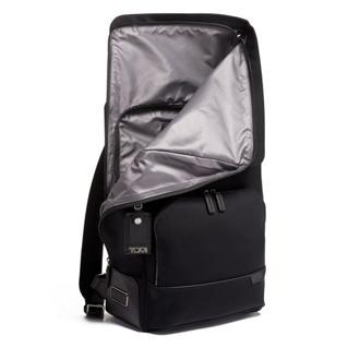 กระเป๋าเป๋สะพายหลัง Osborn Roll Top Backpack Black - medium | Tumi Thailand