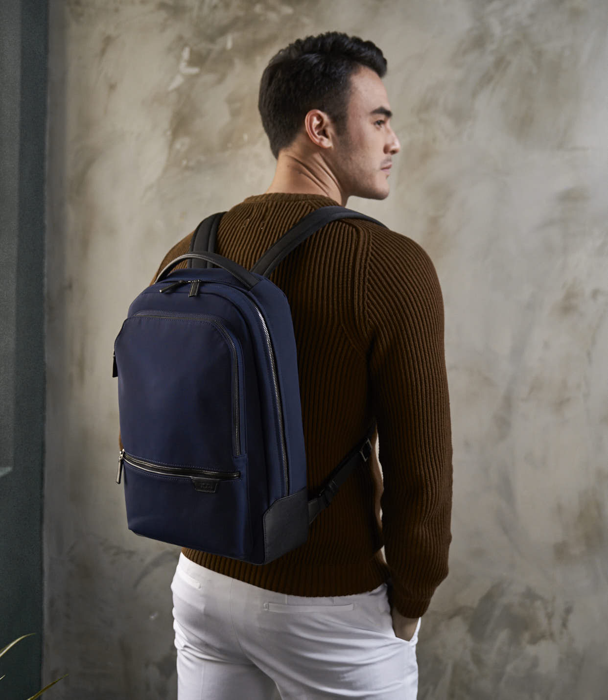BRADNER BACKPACK Black - lifestyle | Tumi Thailand