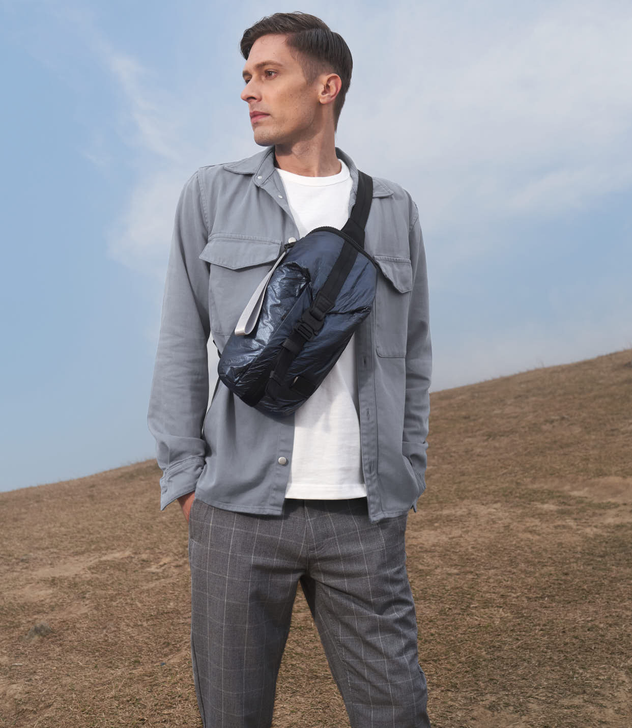 BOZEMAN SLING Navy - lifestyle | Tumi Thailand