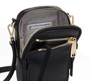 กระเป๋าสะพายข้าง Katy Crossbody Leather Black - USP2 | Tumi Thailand