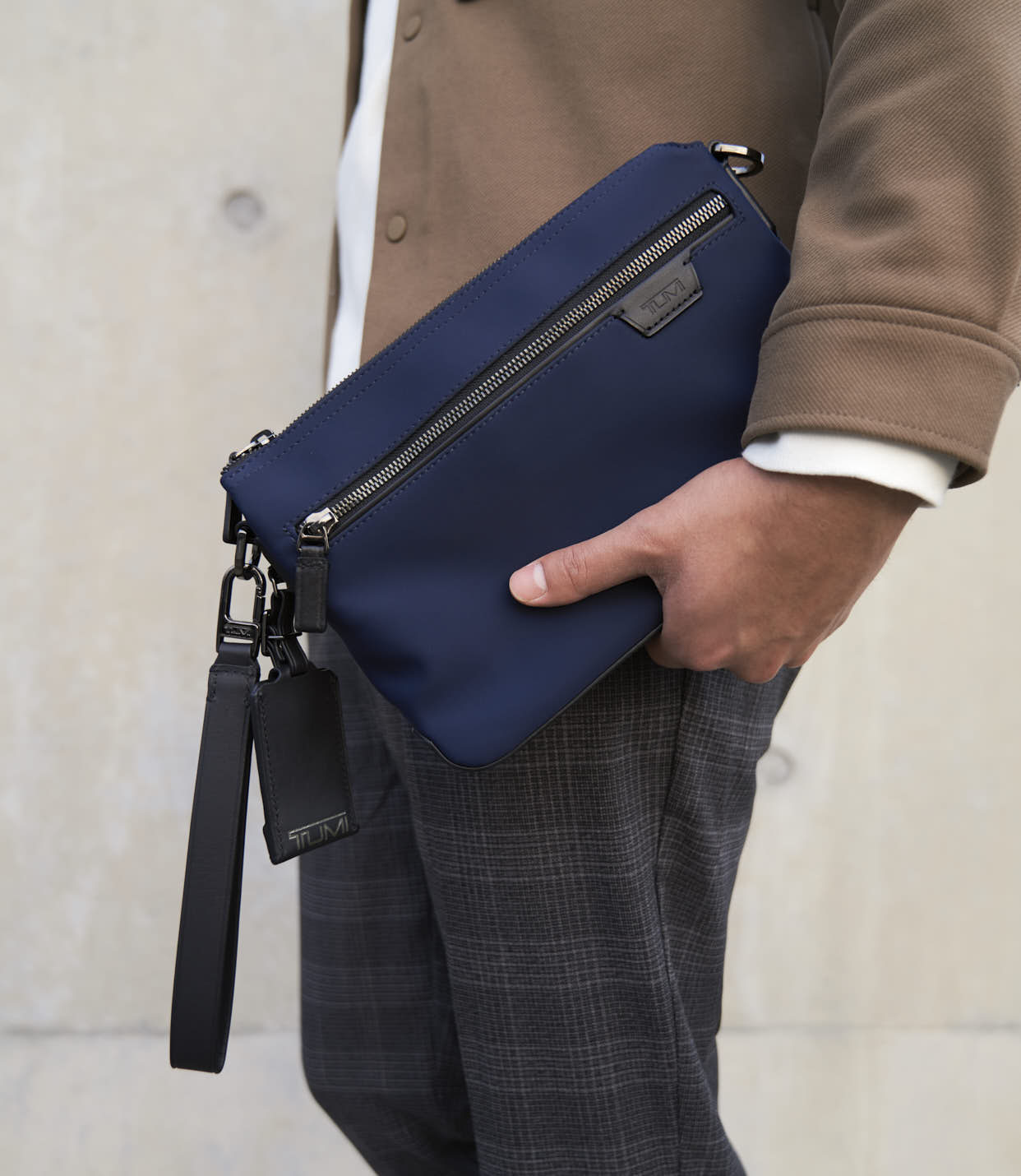 SHERMAN CROSSBODY NAVY - lifestyle | Tumi Thailand