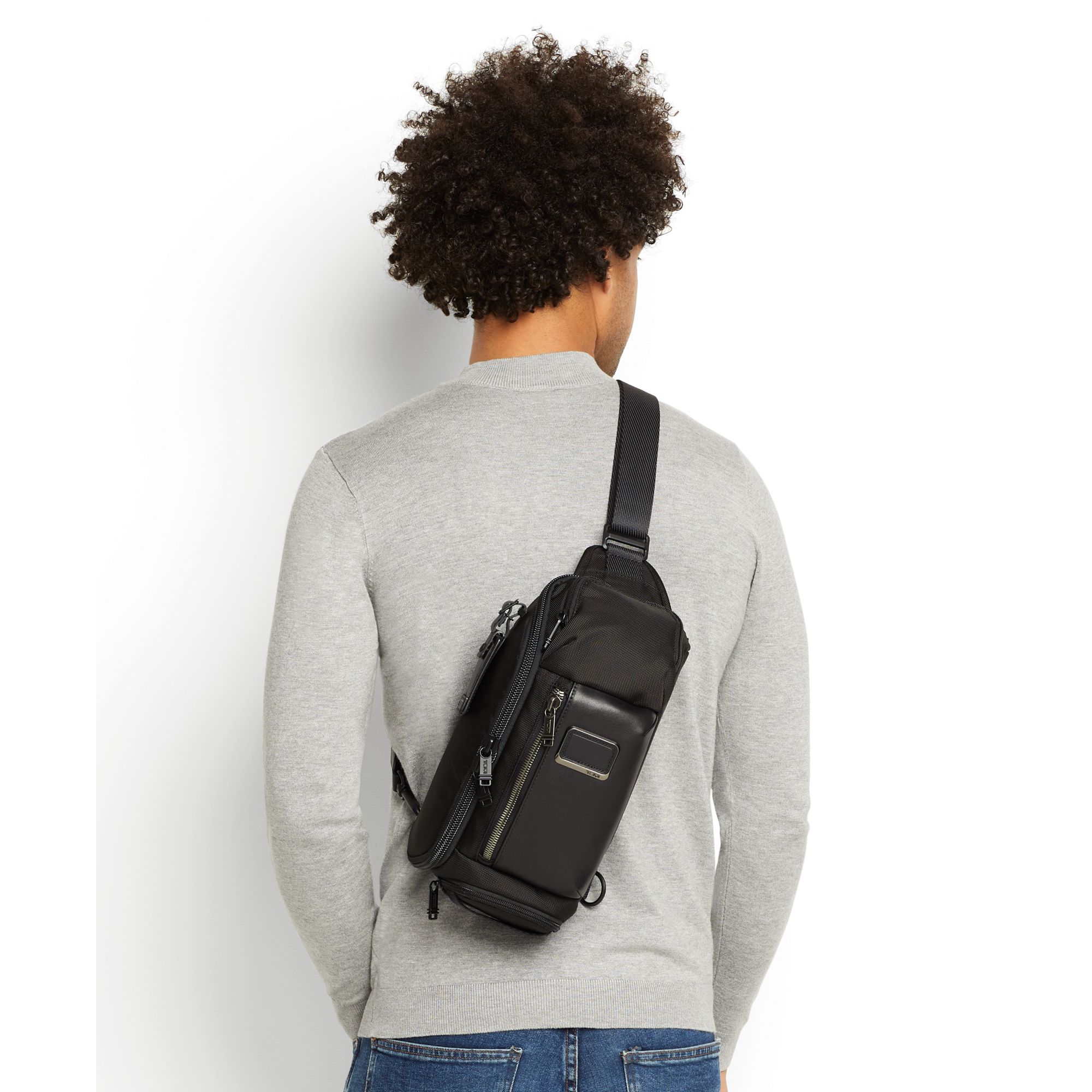 tumi kelley sling
